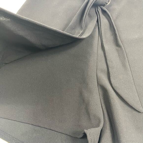 Pretty Little Things Wrap Shorts Black Tie Front Dress Womens NWT US 10 - Picture 5 of 10